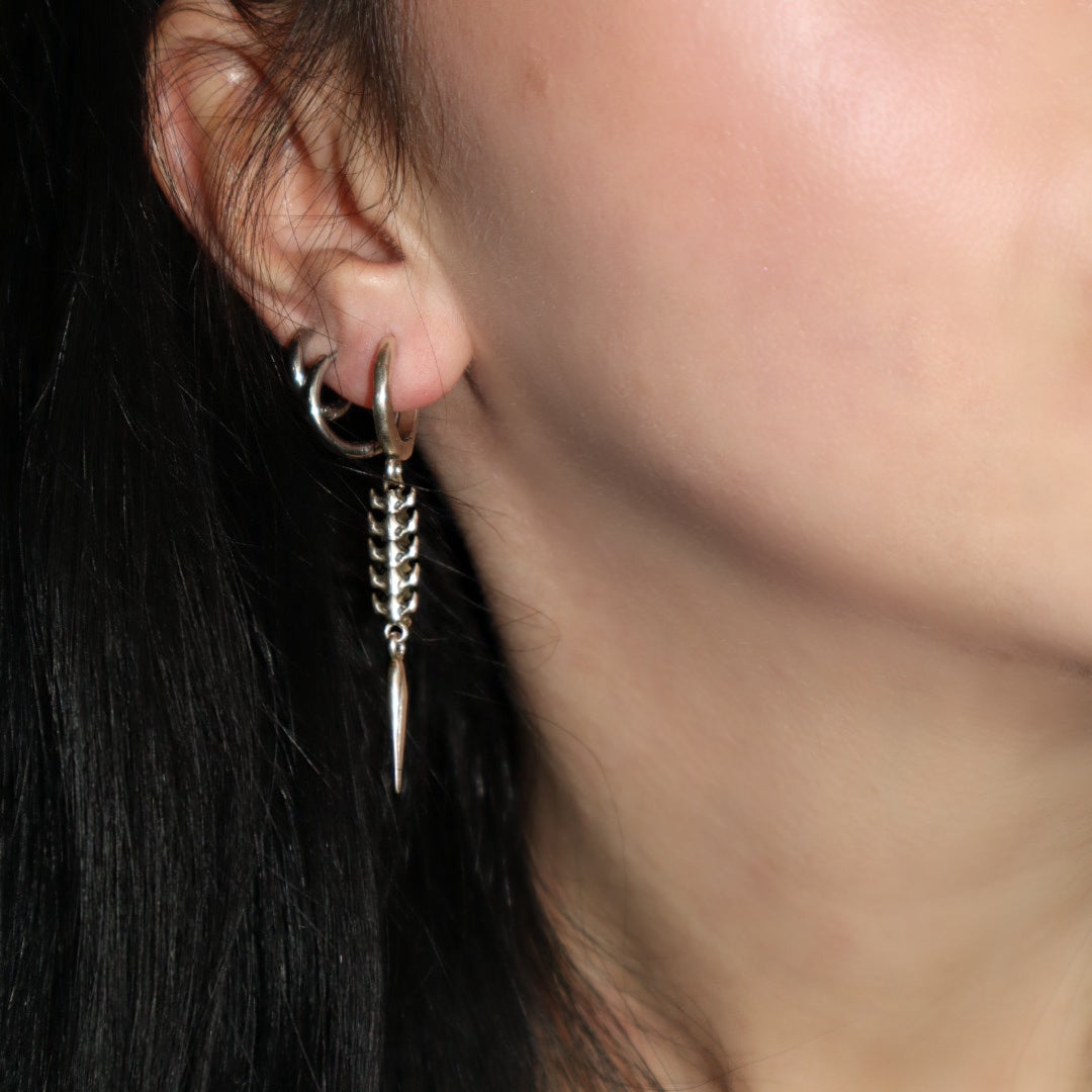 LONGINUS ABYSS STINGER EARRINGS
